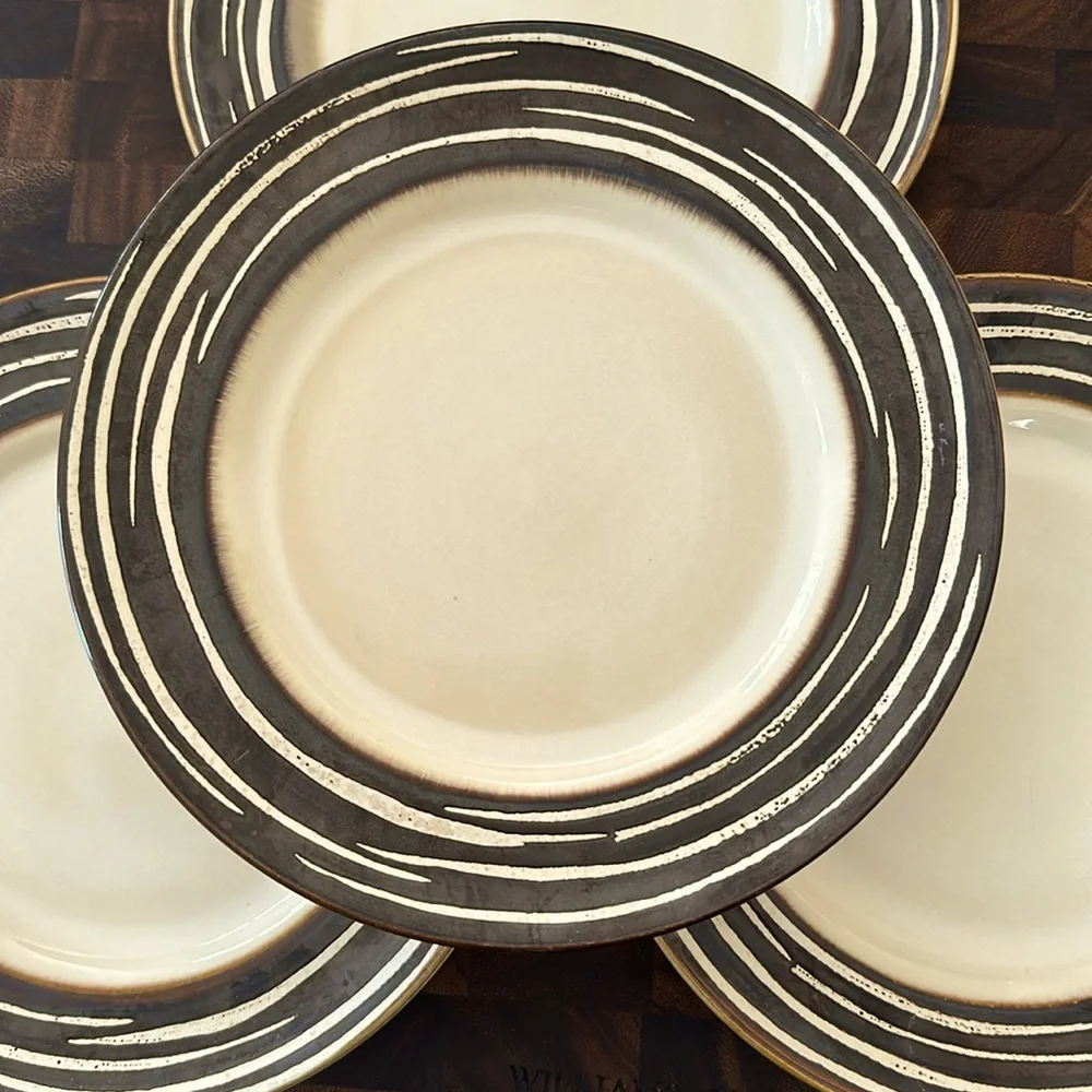 Crate&Barrel Rare Salad Plate Set of 5 -beige